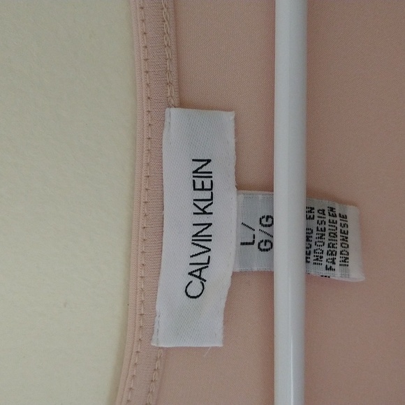 Women's Calvin Klein blush pink blouse top v-neck easy care shirred cuff large - Picture 4 of 10